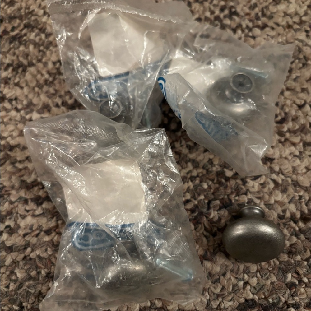 Set of 4 nickel knobs - Picture 3 of 3